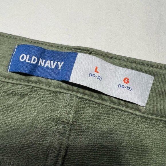 Old Navy Black and Green Casual Shorts with Flat Front Design - Picture 2 of 3